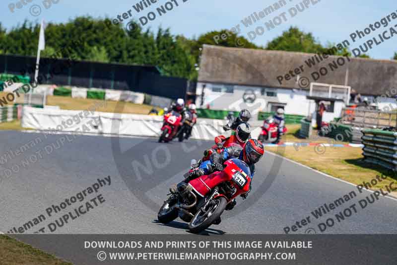 Vintage motorcycle club;eventdigitalimages;mallory park;mallory park trackday photographs;no limits trackdays;peter wileman photography;trackday digital images;trackday photos;vmcc festival 1000 bikes photographs